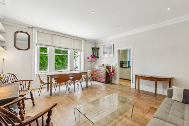 Isis Court, Grove Park Road, London 2 bed flat for sale