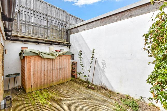 Dundonald Road, Broadstairs, Kent 2 bed terraced house for sale