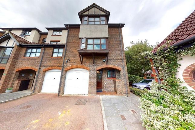 4 bed end terrace house