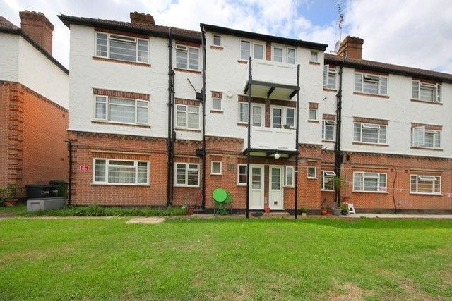 Churchview Road, Twickenham, TW2 3 bed apartment for sale