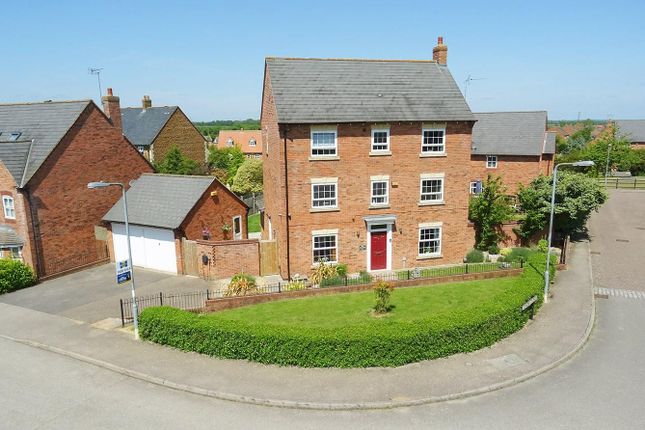 5 bed detached house