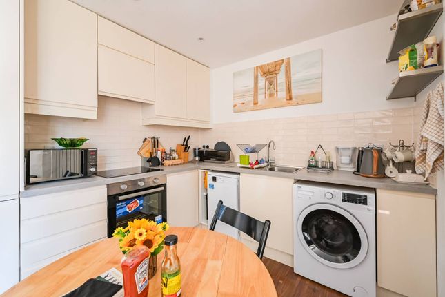 Fairfield Road, London E3 2 bed flat for sale