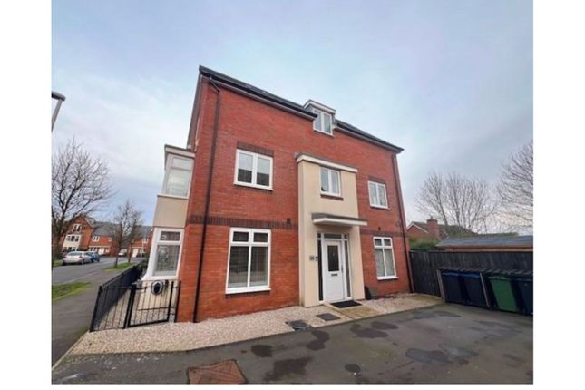 5 bed semi-detached house