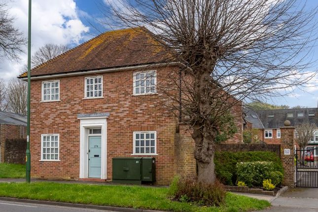 Broyle Road, Chichester 3 bed detached house for sale