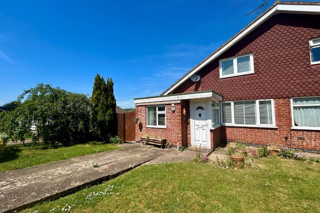 St. Marys Way, Weedon, Northampton... 3 bed semi