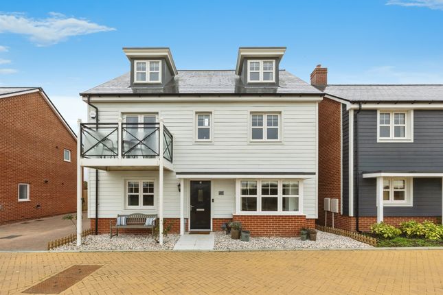 5 bed detached house