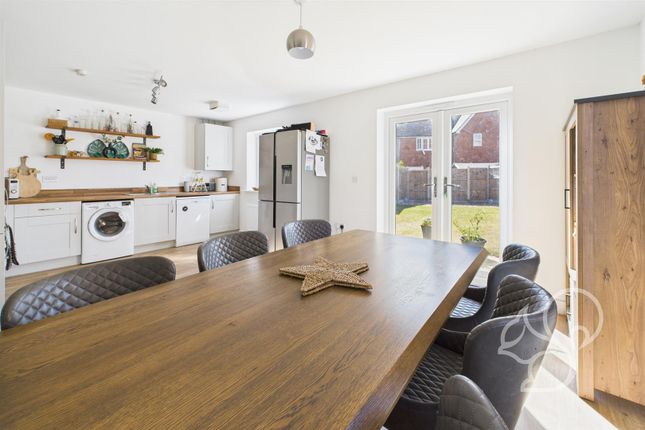 5 bedroom semi-detached house for sale