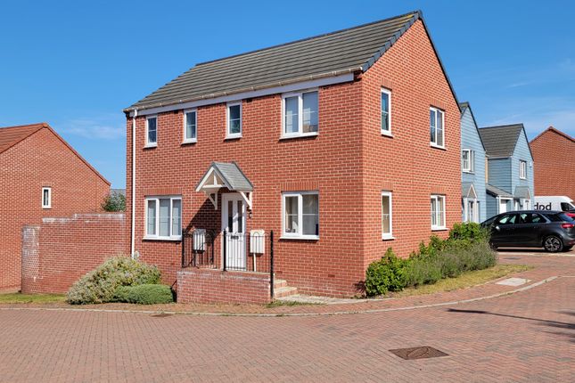 3 bed detached house