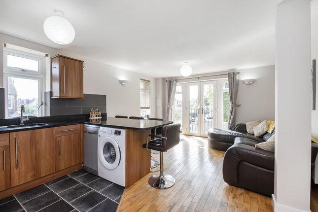 Ascott Avenue, Ealing W5 1 bed flat for sale