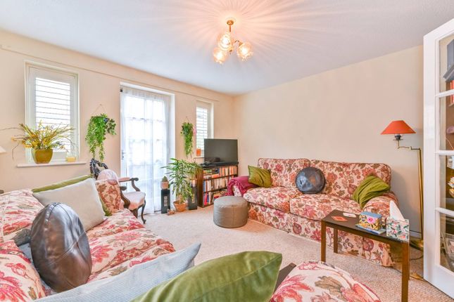 Bonner Street, Bethnal Green, London, E2 2 bed flat for sale