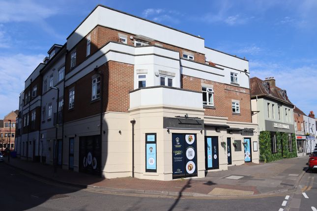 Town Centre, Maidenhead 2 bed apartment for sale