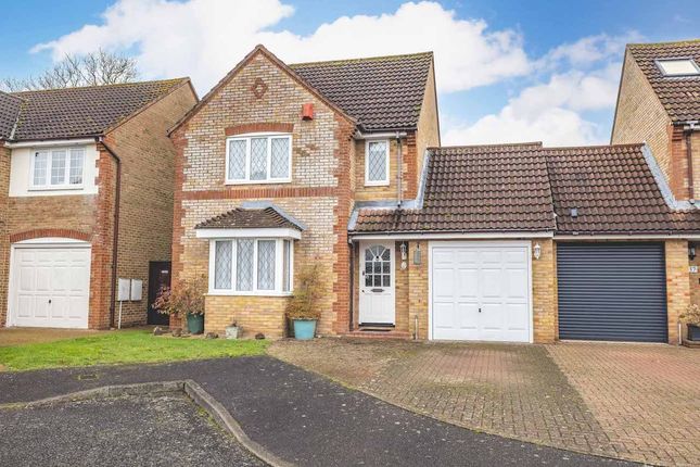Martindale, Iver SL0 3 bed link detached house for sale