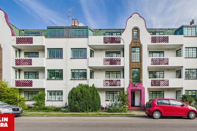 3 bedroom flat for sale