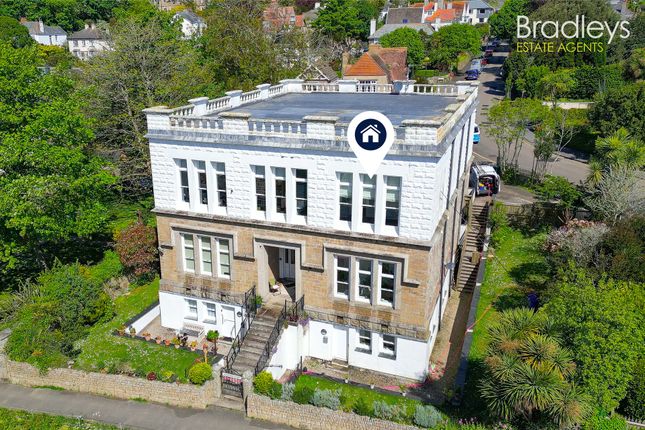 2 bed flat