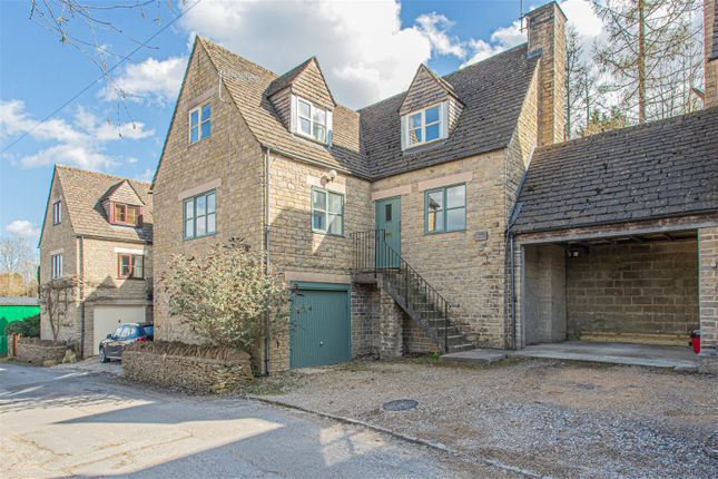 3 bed link-detached house