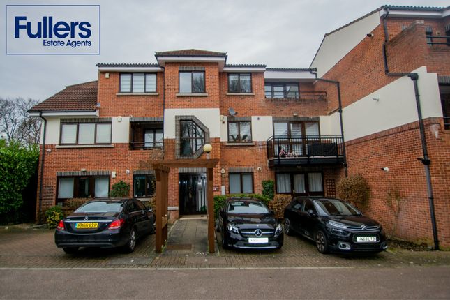 Brook Park Close, London N21 2 bed ground floor flat for sale