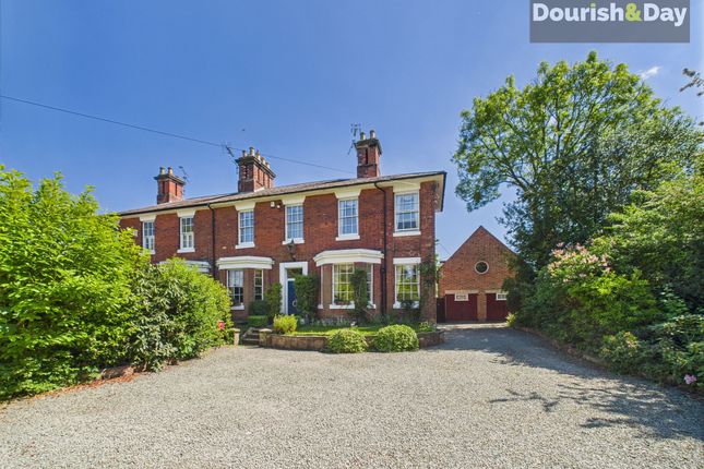 5 bedroom semi-detached house for sale