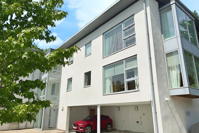 Deeside Court, Dee Hills Park... 2 bed flat for sale