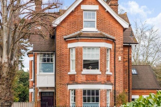 6 bedroom detached house for sale