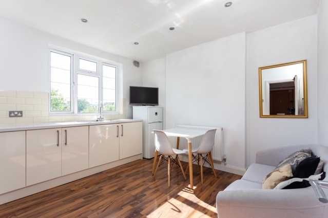 Langham Close, Turnpike Lane N15 1 bed apartment for sale