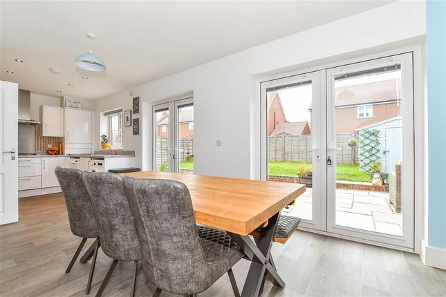 Norton Close, Paddock Wood... 4 bed detached house for sale