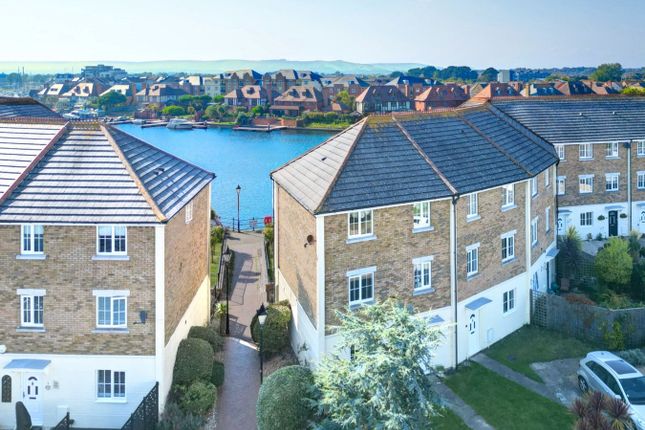 3 bed town house