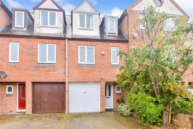 Vernon Road, Uckfield, East Sussex 3 bed terraced house for sale
