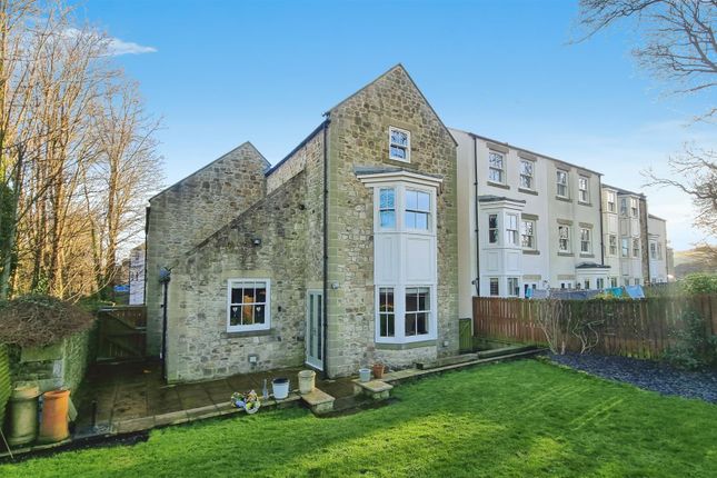 5 bed detached house