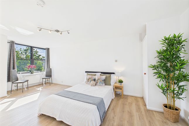 Thorndike House, Vauxhall Bridge... Studio for sale