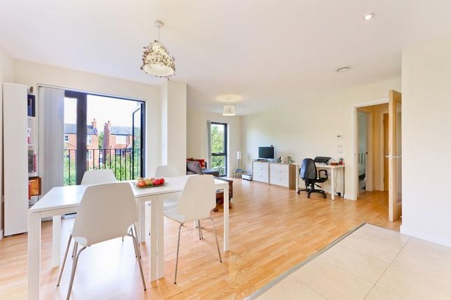 Newman Close, London, NW10 2EF 1 bed flat for sale