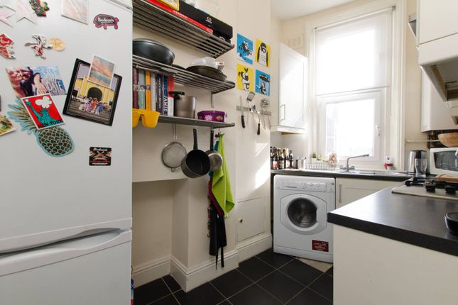 Balham High Road, Balham, London, SW12 1 bed flat for sale