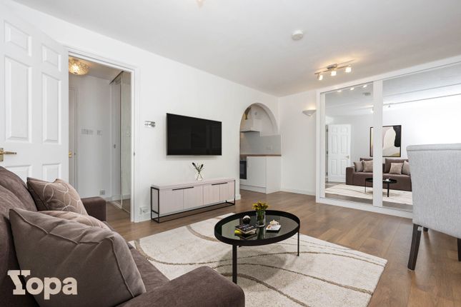 Studio flat for sale