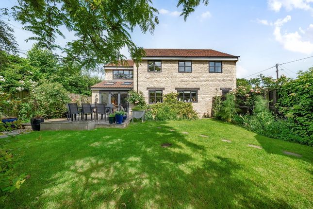 4 bed detached house
