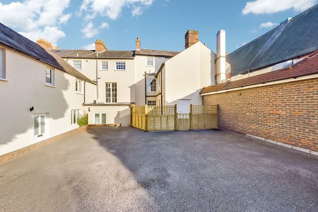 3 bedroom town house for sale