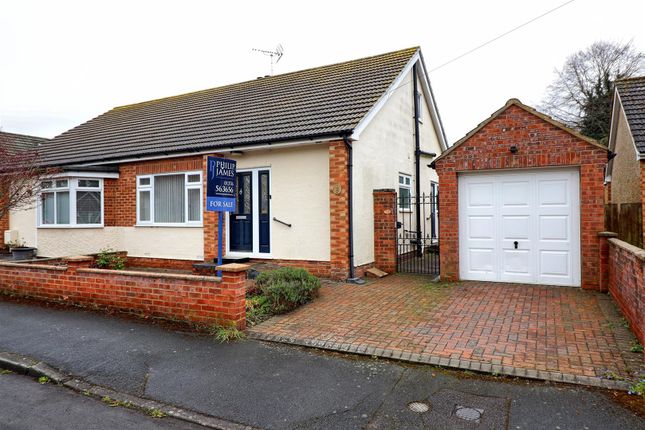 St. Annes Close, Coggeshall, C)6 1ST 3 bed bungalow for sale