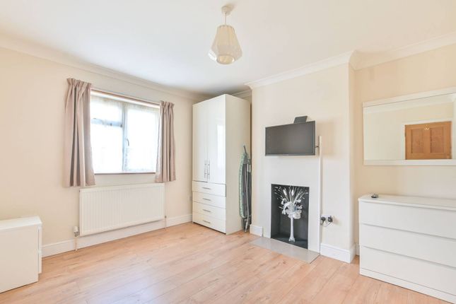 3 bed end terrace house