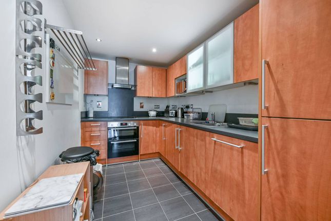Seven Kings Way, Kingston, Kingston... 2 bed flat for sale