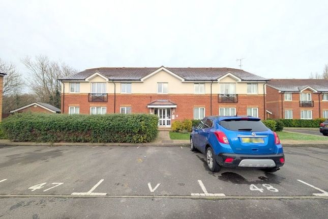 Trevithick Close, Feltham, TW14 2 bed flat for sale