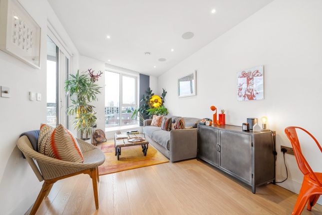 Stockwell Park Walk, SW9 1 bed flat for sale