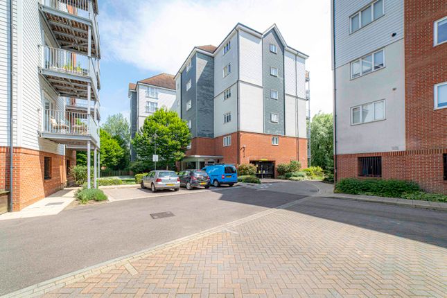 Westwood Drive, Canterbury, Kent, CT2 2 bed flat for sale