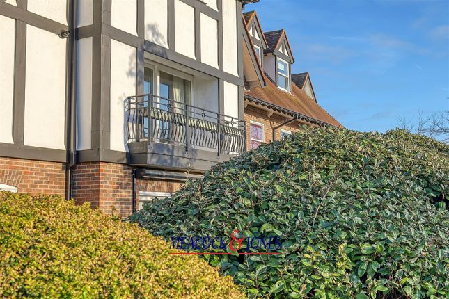 Clune Court, Hutton Road, Shenfield 2 bed apartment for sale
