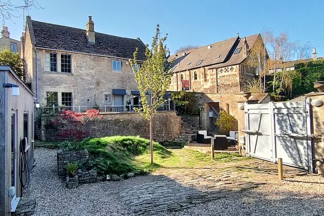 4 bed detached house