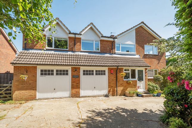 5 bed detached house