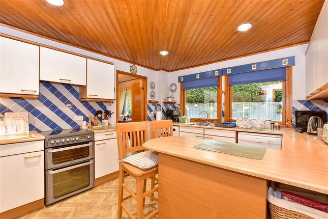 4 bed detached house