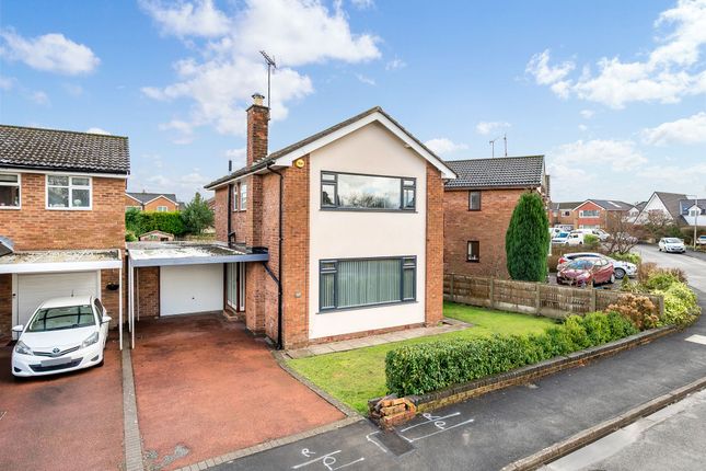 3 bed link detached house