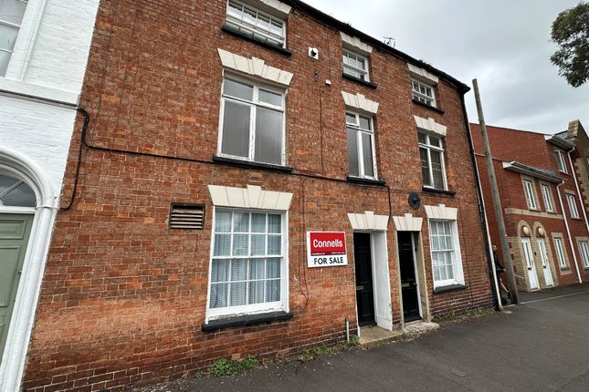 3 bed terraced house