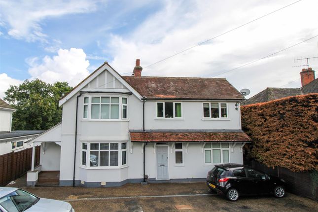17 Fleet Road, Fleet GU51 1 bed maisonette for sale