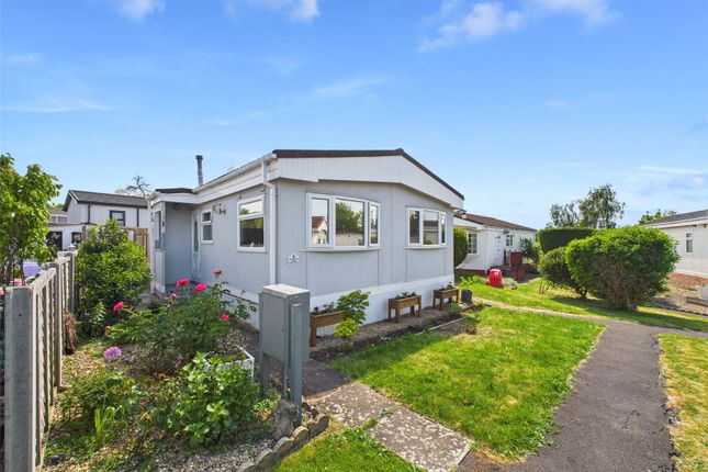 The Reddings, Cheltenham... 2 bed park home for sale