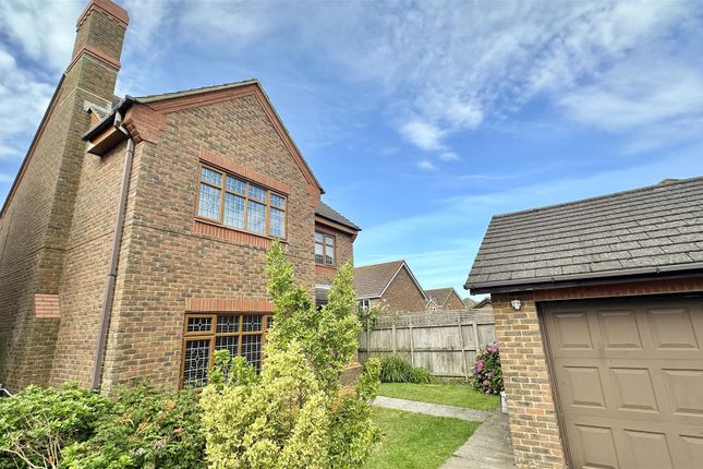 6 bedroom detached house for sale