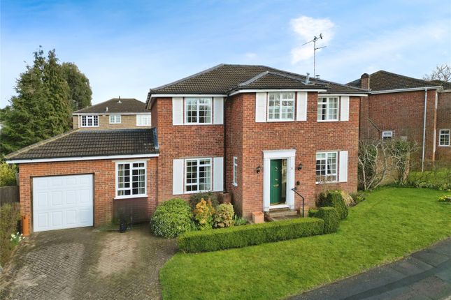 Lynwood Chase, Berkshire RG12 4 bed detached house for sale